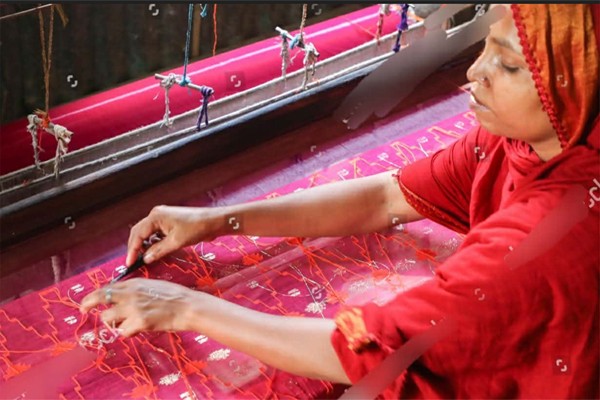 জামদানিতে জীবনের গল্প 